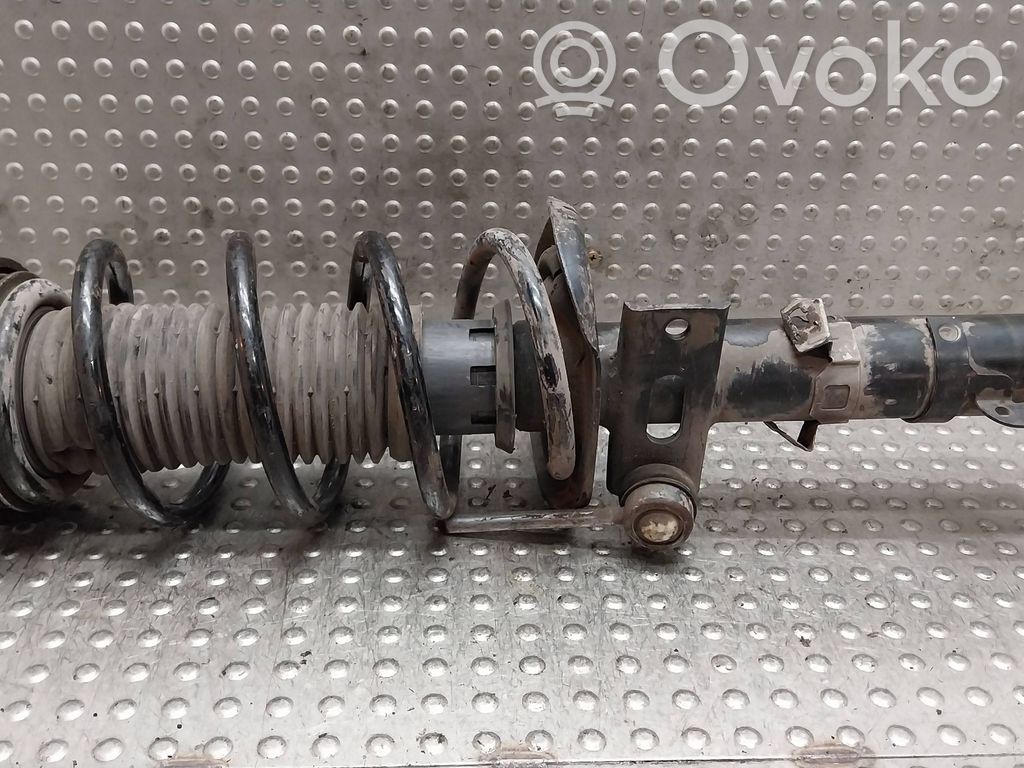 Volkswagen Polo IV 9N3 Amortyzator przedni 