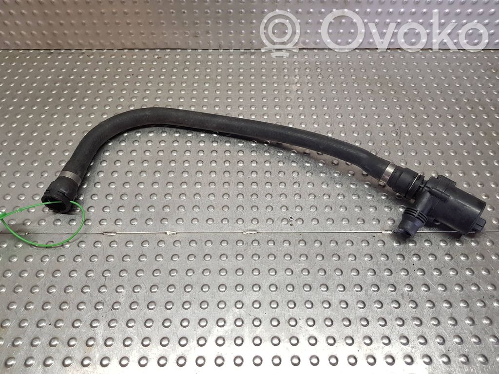 BMW 5 E39 Conductă/furtun lichid de răcire motor 