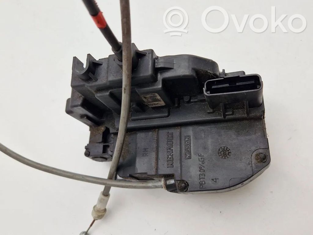 Nissan Note (E11) Priekšpusē slēdzene 