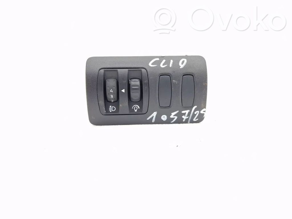 Renault Clio III Light switch 