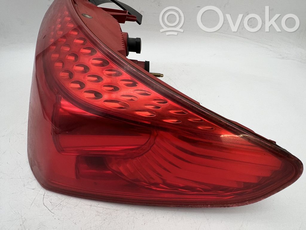 Peugeot 407 Rear/tail lights 