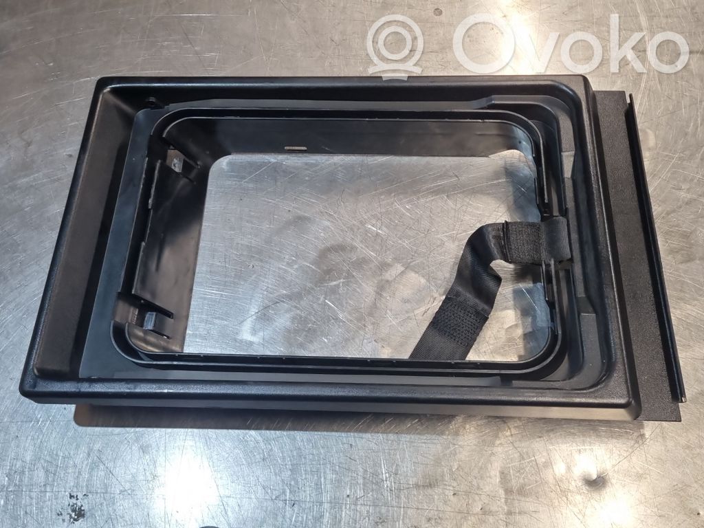BMW 5 E39 Aizmugurējā sēdekļa roku balsts 