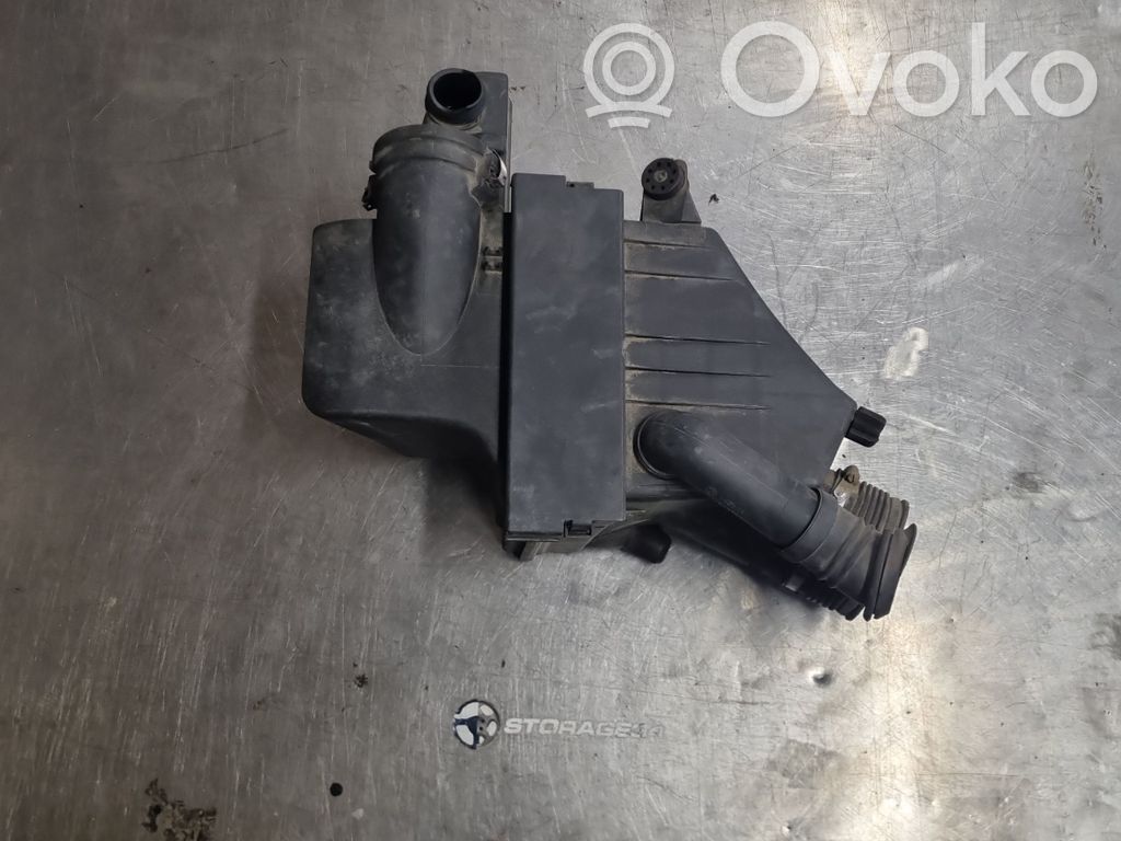 BMW 5 E39 Air filter box 