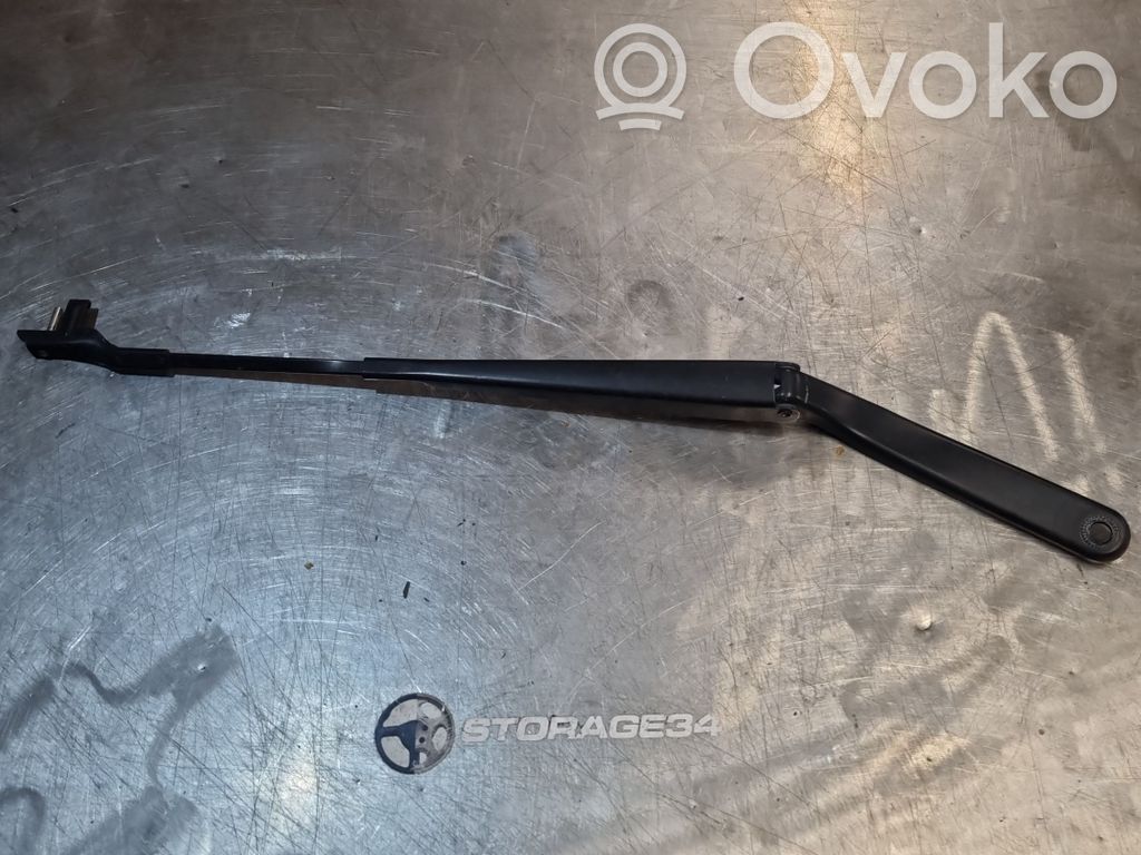 BMW X5 E70 Front wiper blade arm 
