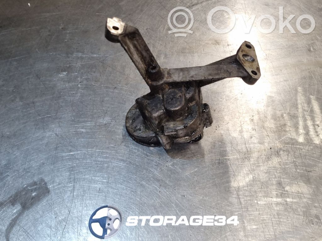 BMW 5 E34 Oil pump 