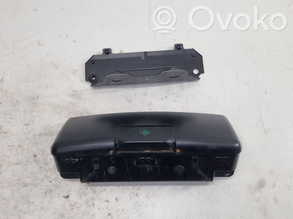 BMW 5 E39 First aid kit 