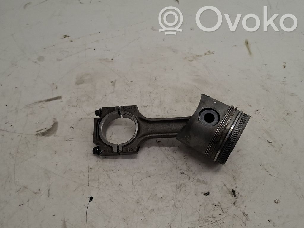 Piston with connecting rod   C45,2242096,2242096L