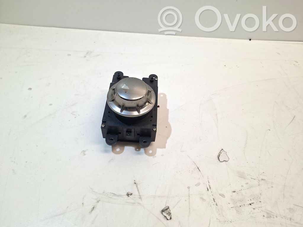 Multifunctional control switch/knob   6941801