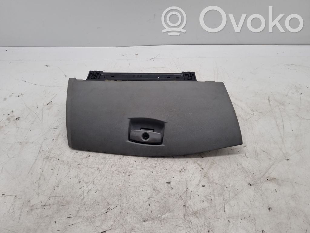 BMW 5 E60 E61 Daiktadėžės (bordačioko) dangtis 