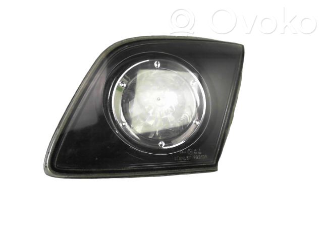 Mazda 3 I Takaluukun takavalot 