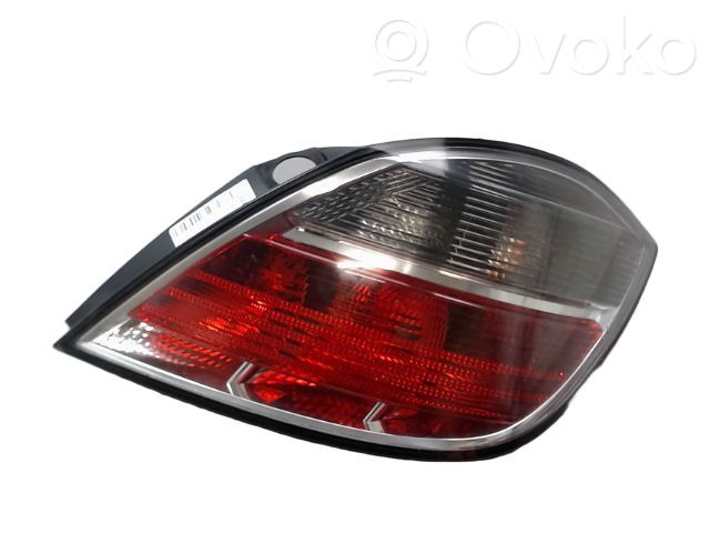 Opel Astra H Lampa tylna 