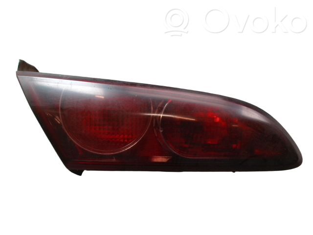 Alfa Romeo 159 Aizmugurējais lukturis pārsegā 