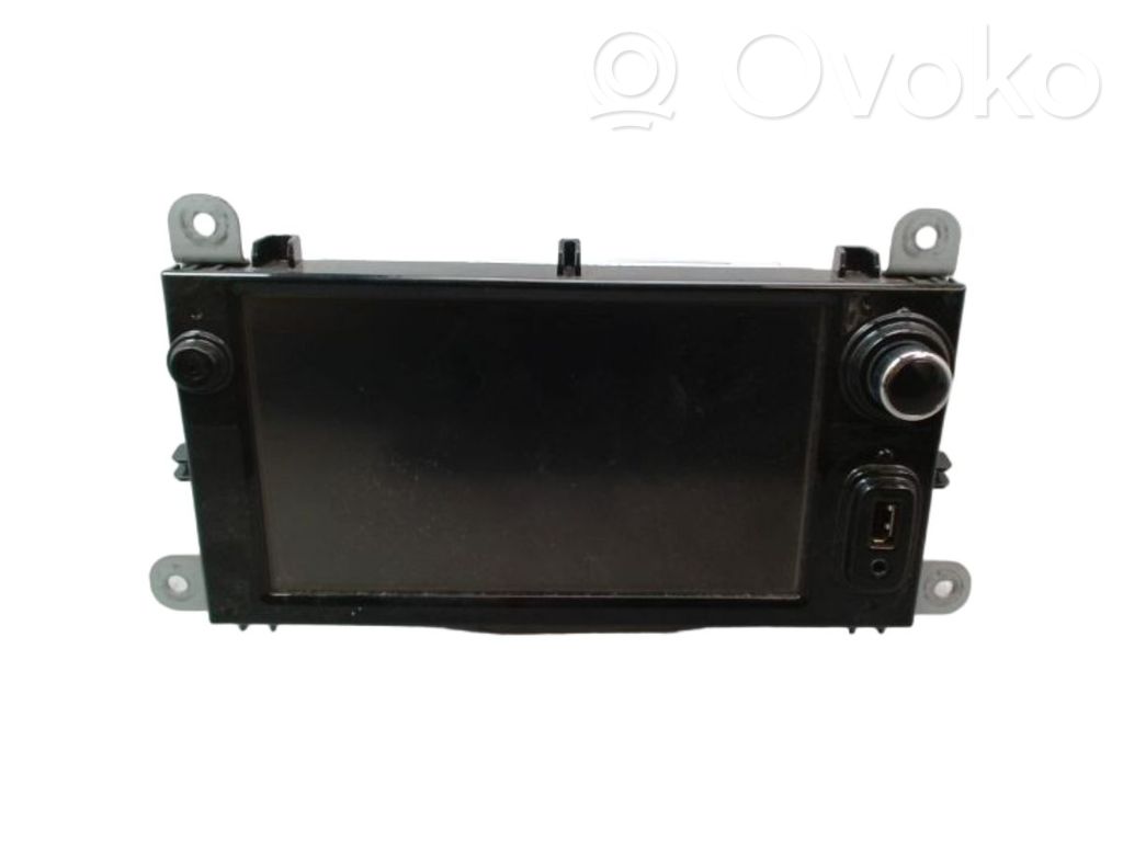Renault Clio IV Panel / Radioodtwarzacz CD/DVD/GPS 