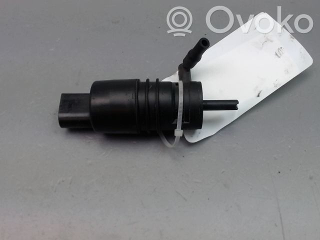 Suzuki Swift II Windscreen/windshield washer pump 