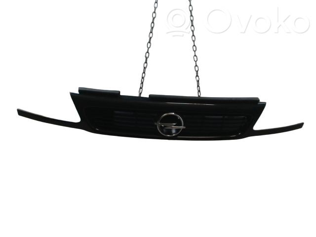 Opel Astra F Maskownica / Grill / Atrapa górna chłodnicy 