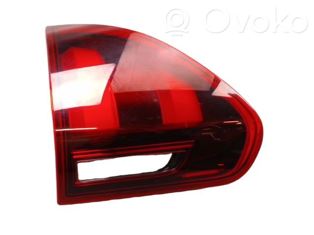 Peugeot 2008 II Luci posteriori del portellone del bagagliaio