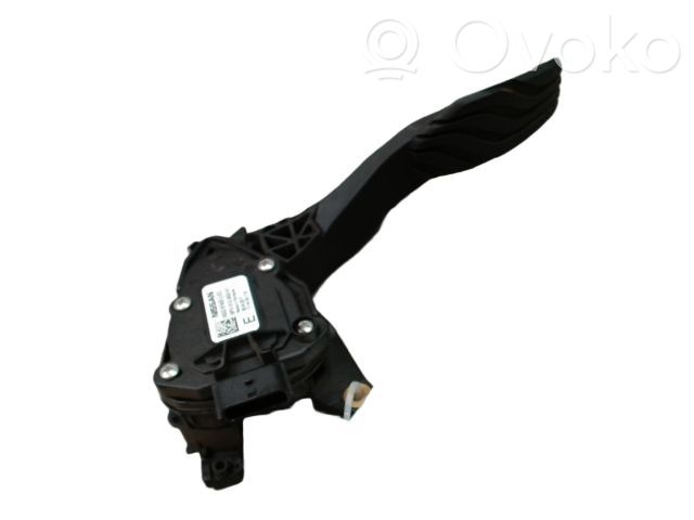 Nissan Micra C+C Gaspedal 