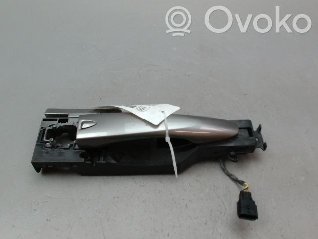 Nissan Pulsar Manecilla externa puerta delantera 