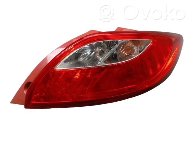 Mazda 2 Aizmugurējais lukturis virsbūvē 