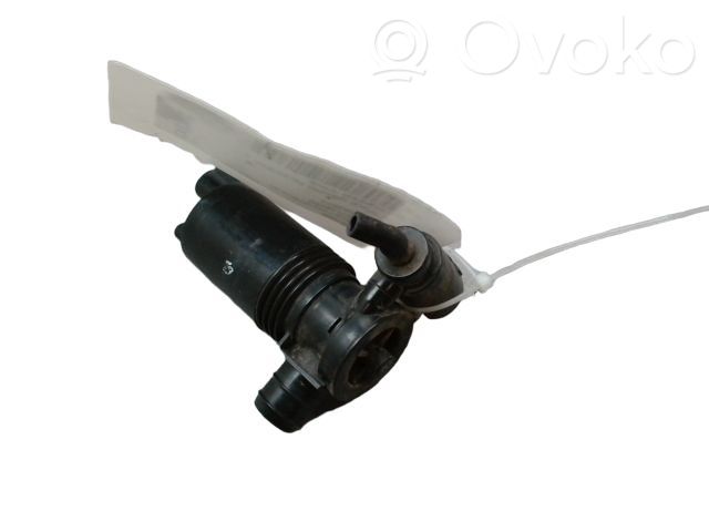 Nissan Juke I F15 Windscreen/windshield washer pump 