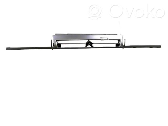 Citroen Xantia Front bumper upper radiator grill 