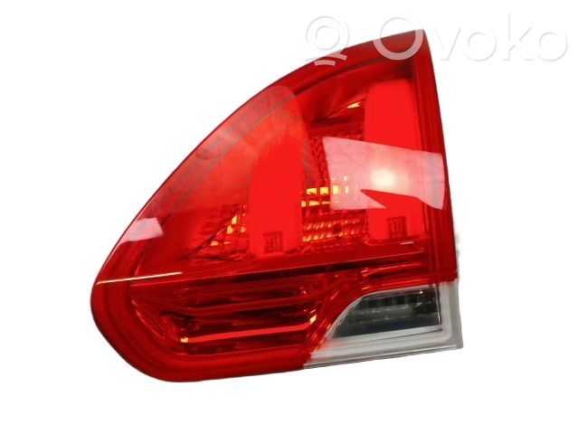 Peugeot 2008 I Luci posteriori del portellone del bagagliaio 