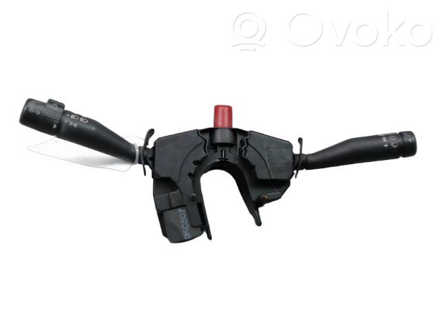 Ford Fiesta Commodo, commande essuie-glace/phare 