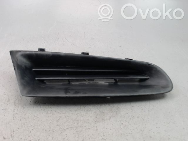 Renault Clio III Grotelės viršutinės 