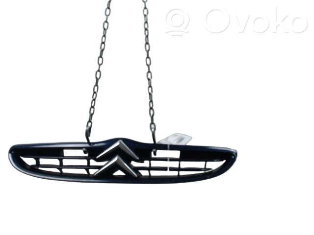 Citroen Saxo Front bumper upper radiator grill 