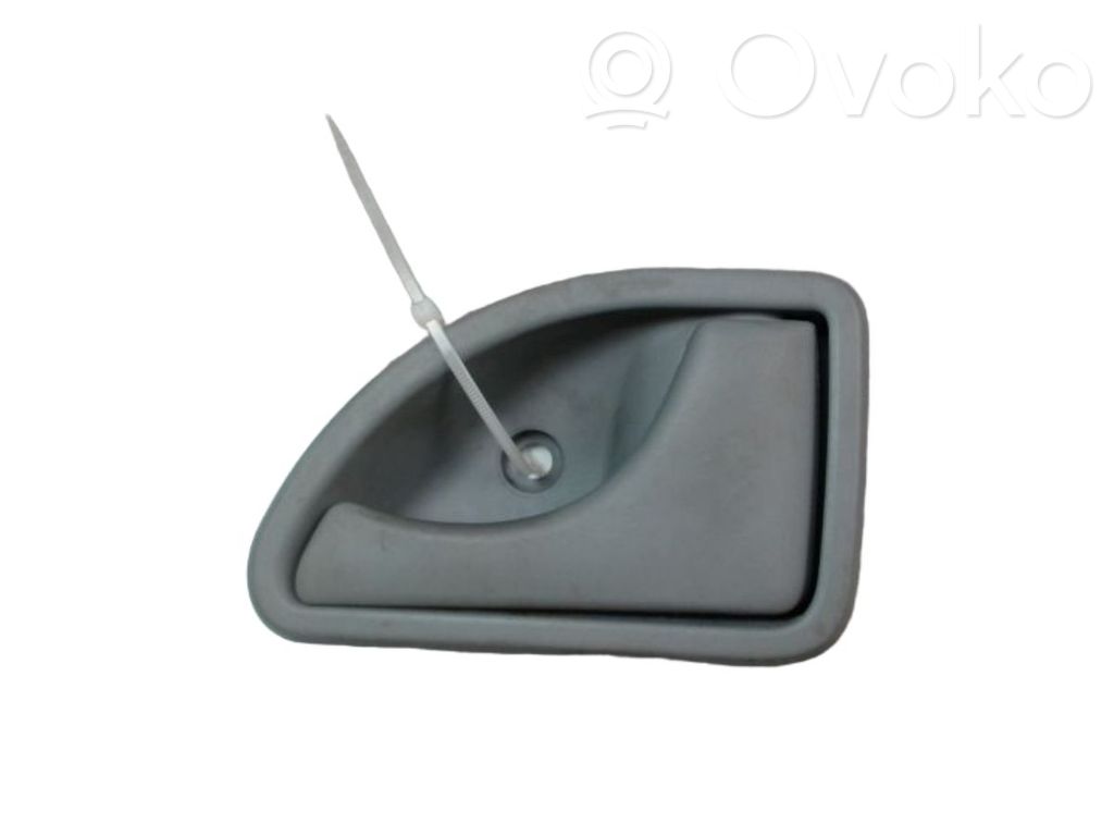 Manecilla interna puerta delantera   8200247803,125466,444504,6092005,8200247803,AL6092005,FT94558,RN3048407