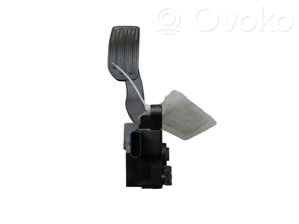 Nissan Micra C+C Gaspedal