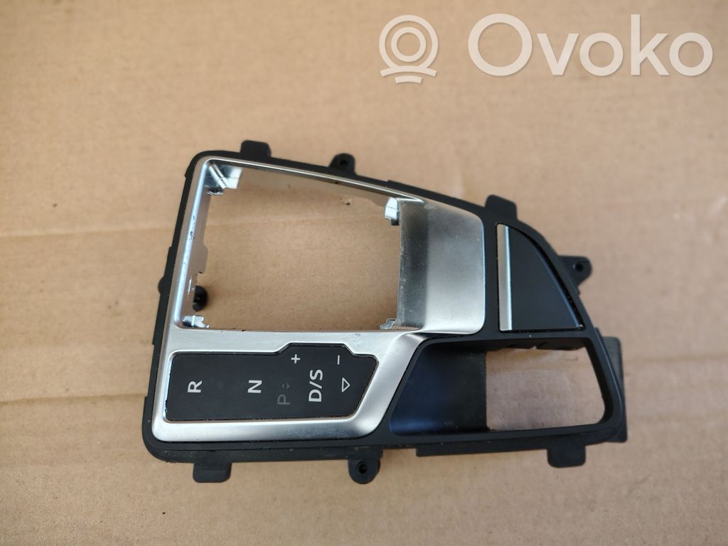 Audi A4 S4 B9 Ātrumu pārslēgšanas sviras dekoratīvā apdare (plastmasas) 