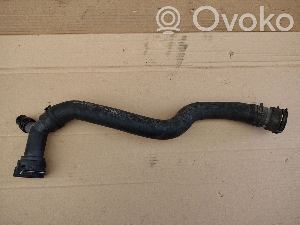 Audi A4 S4 B9 Conductă/furtun lichid de răcire motor 