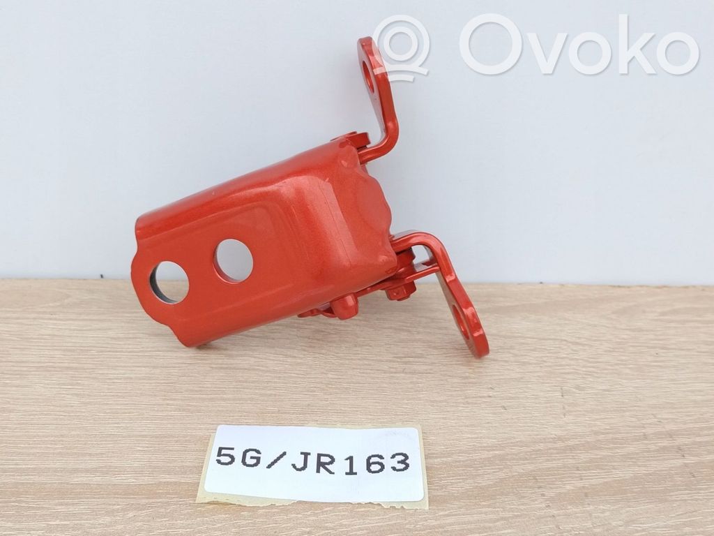 Renault Kadjar Front door lower hinge 