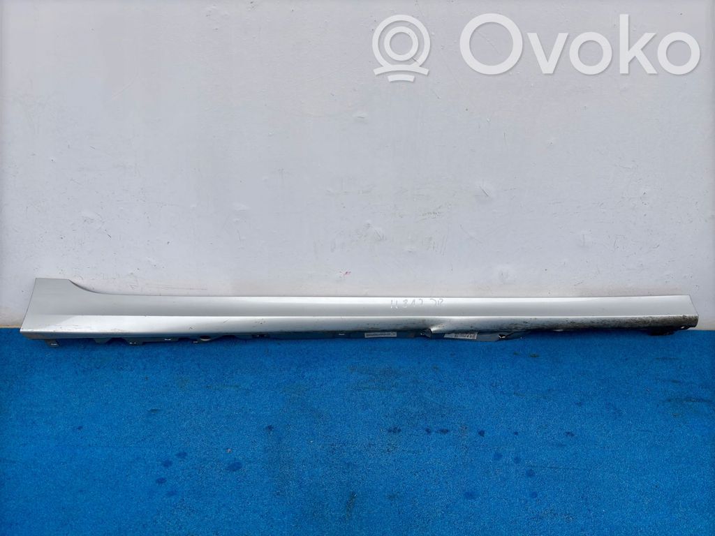 BMW 3 G20 G21 Priekinio slenksčio apdaila (vidinė) 