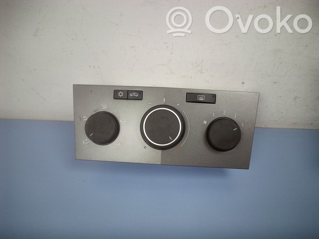 Opel Astra H Climate control unit 