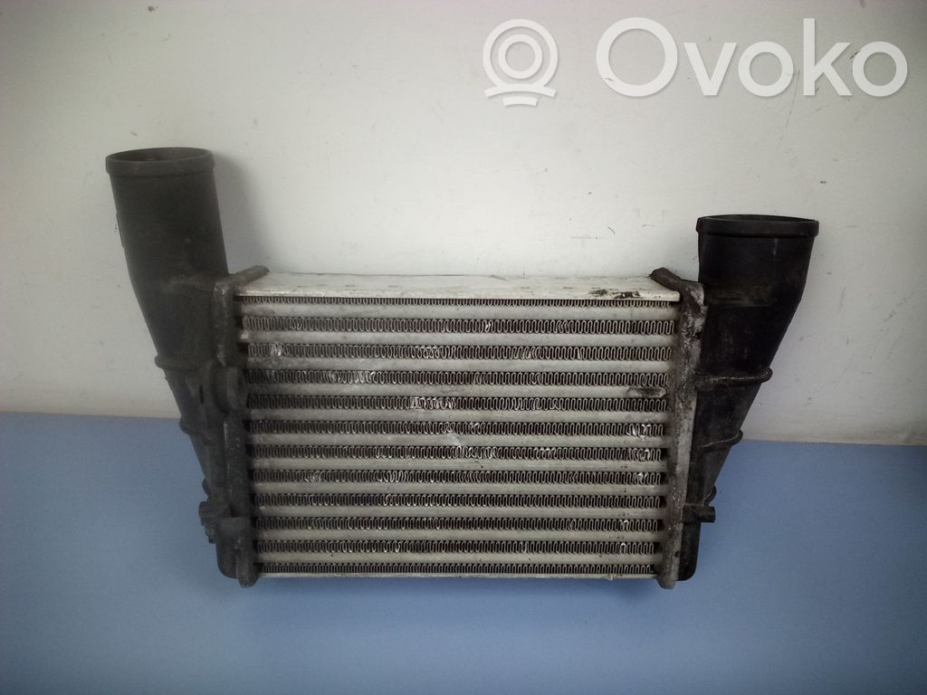 Volkswagen PASSAT B5 Interkūlerio radiatorius 