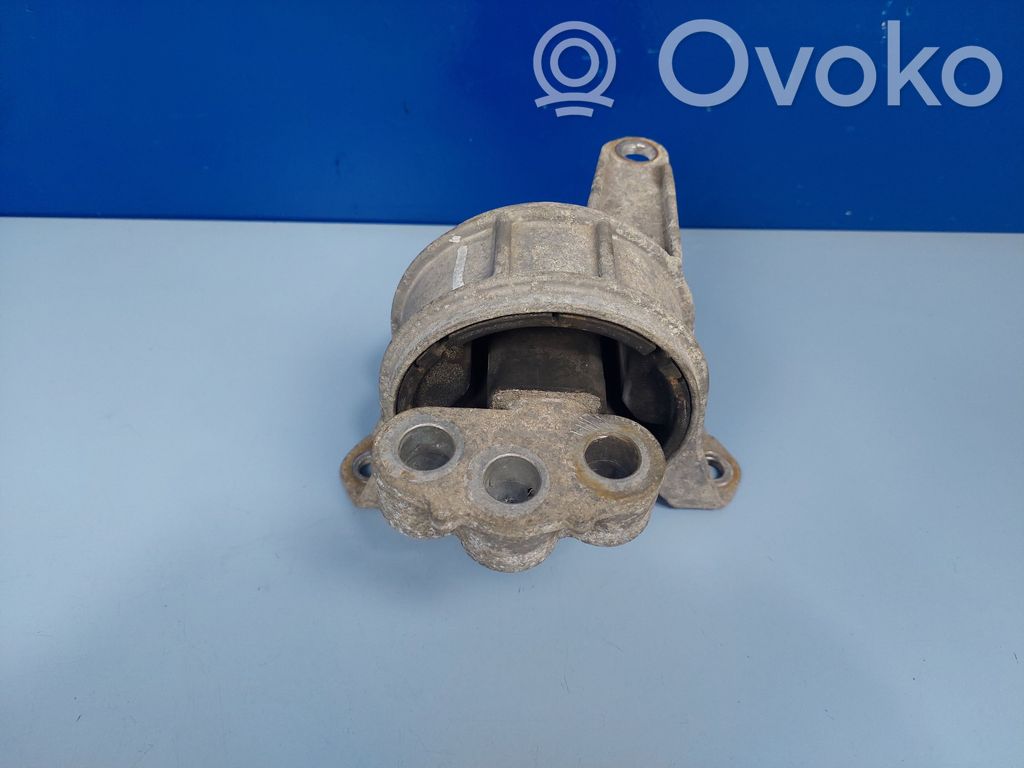 Opel Zafira B Engine mount bracket 