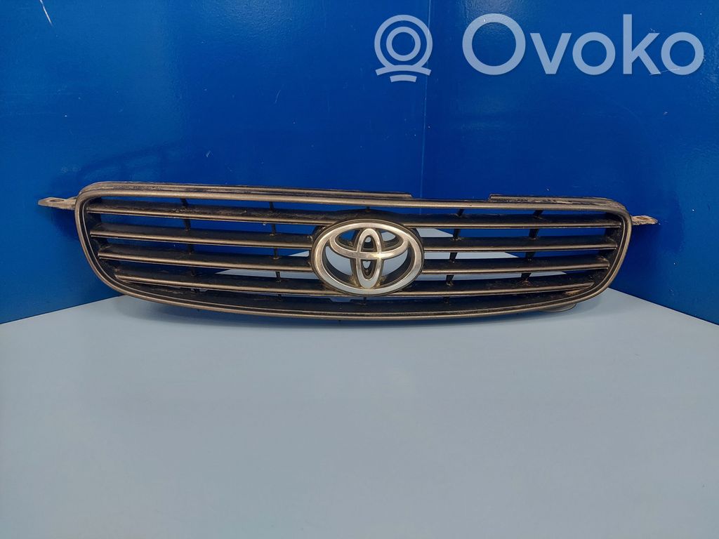 Toyota Corolla E110 Etupuskurin ylempi jäähdytinsäleikkö 