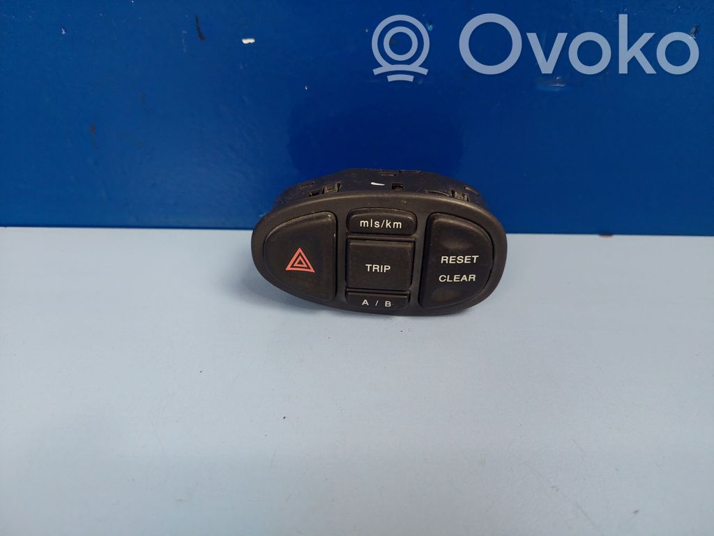 Botón interruptor de luz de peligro
