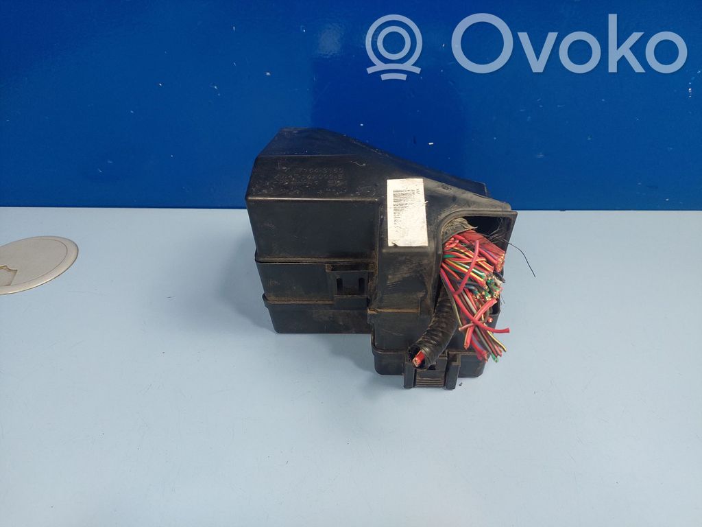 Jaguar S-Type Fuse module 