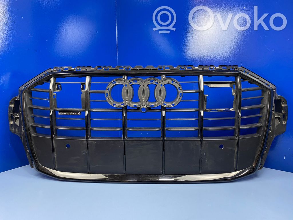 Audi Q7 4M Etupuskurin ylempi jäähdytinsäleikkö 