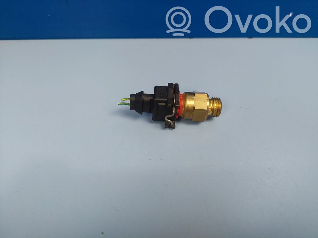BMW 5 E39 Coolant level sensor 
