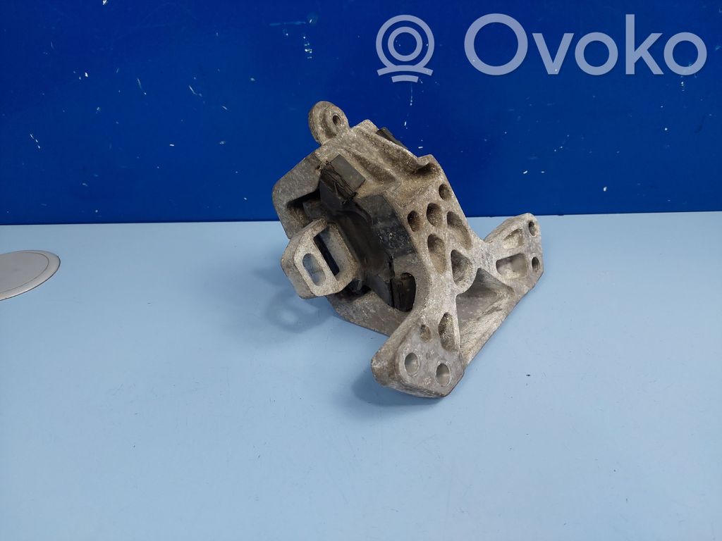 Peugeot 407 Engine mount bracket 