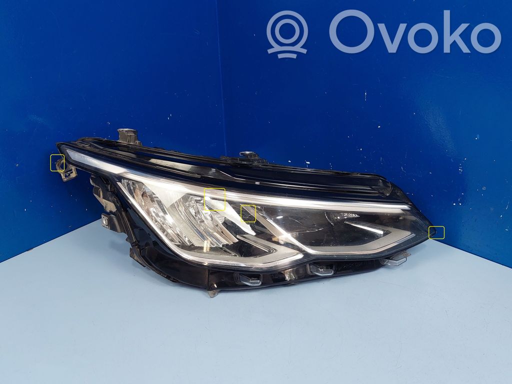 Volkswagen Golf VIII Lampa przednia 