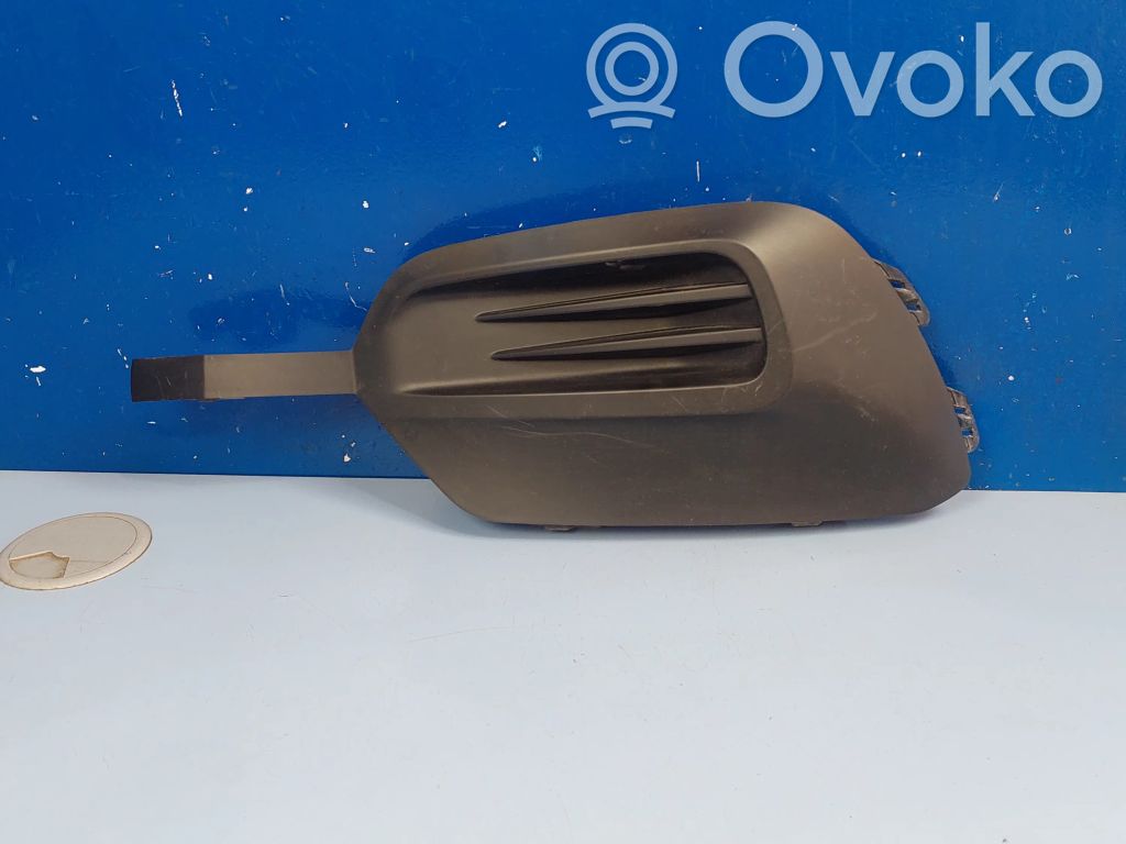 Toyota Proace Front fog light trim/grill 