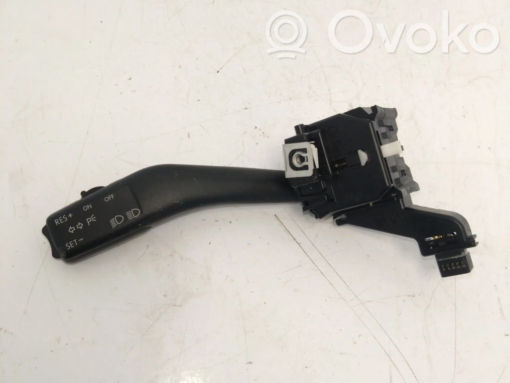 Volkswagen Golf Plus Interruptores/botones de la columna de dirección 