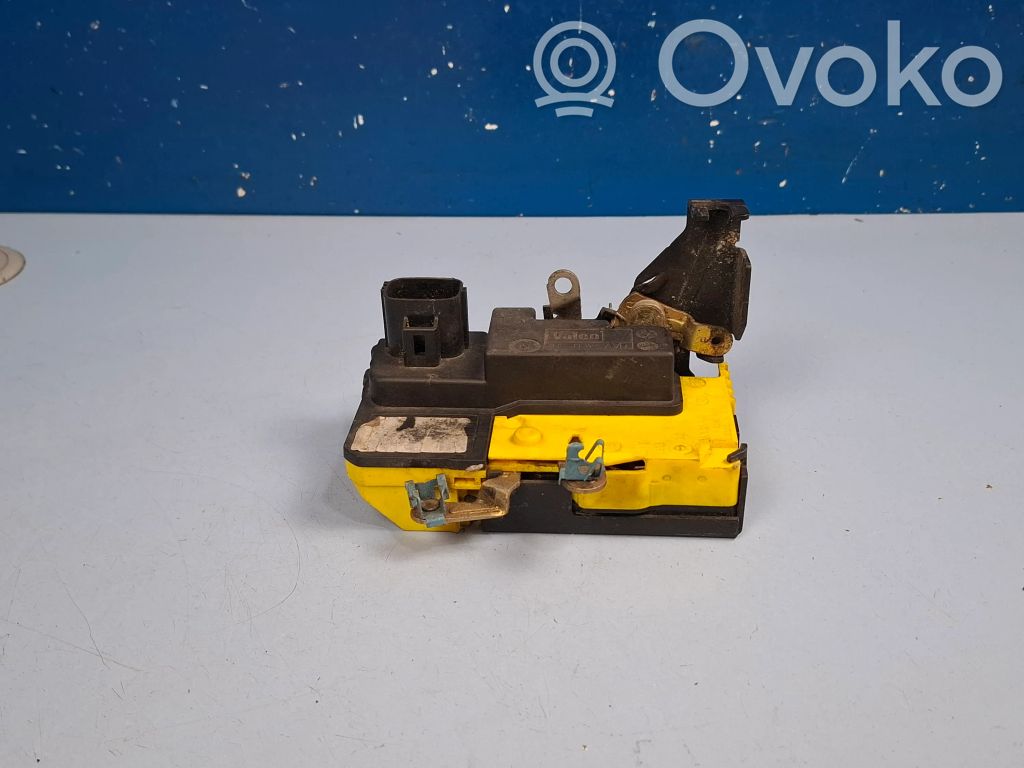Volvo S60 Priekinė durų spyna 