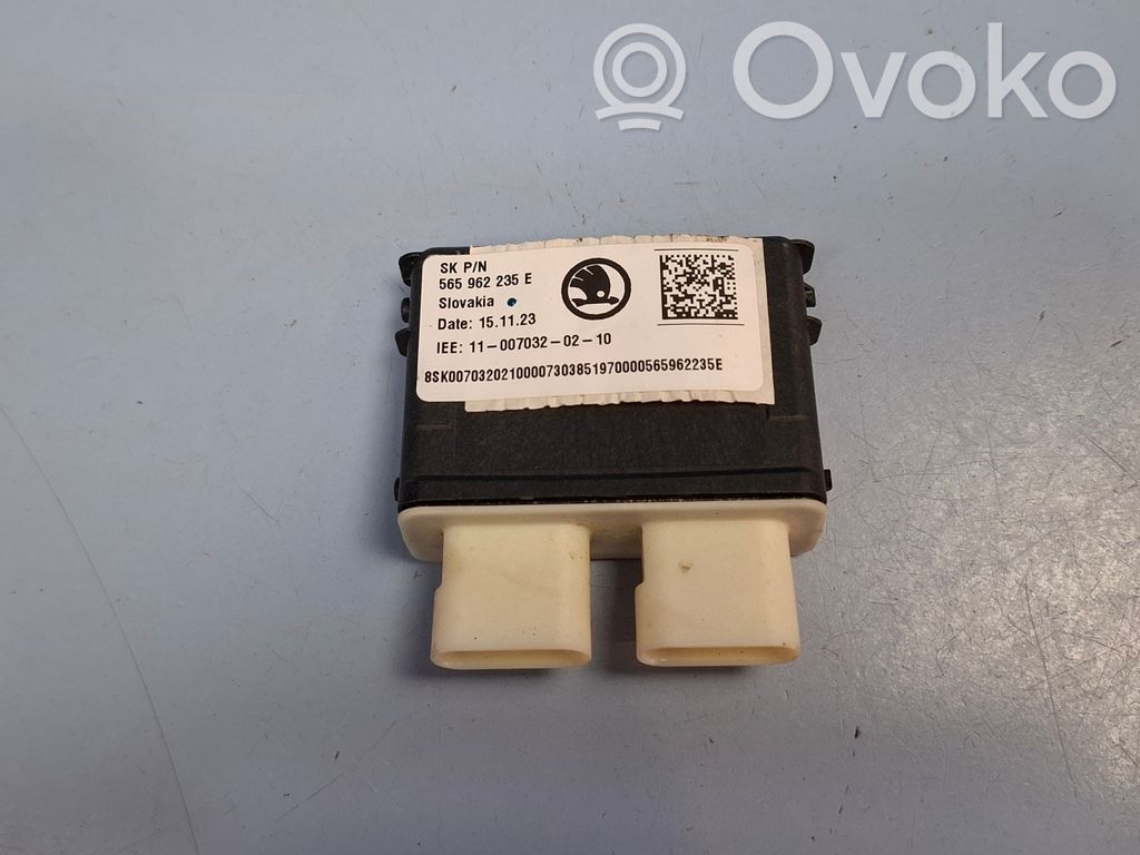 Skoda Karoq Tailgate/trunk control unit/module 