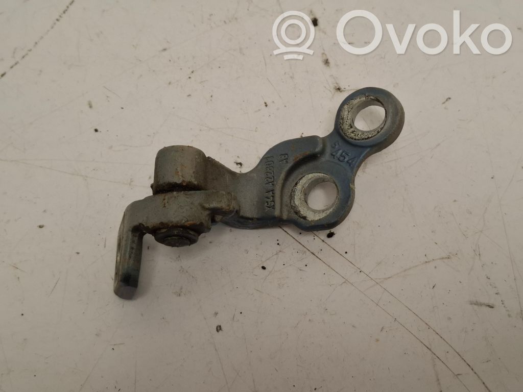 Ford Focus Front door upper hinge 